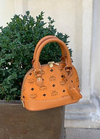 Louis Vuitton Louis Vuitton