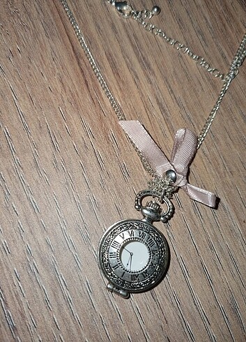 Accessorize saatli kolye