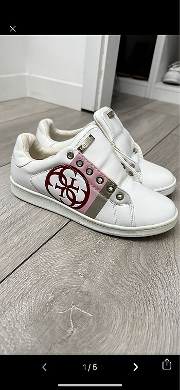 Guess sneaker