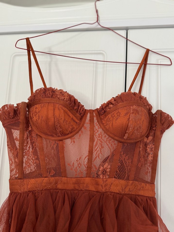 Alfabeta Straplez Yırtmaçlı Katlı Tül Elbise Kiremit Rengi - Görsel 4