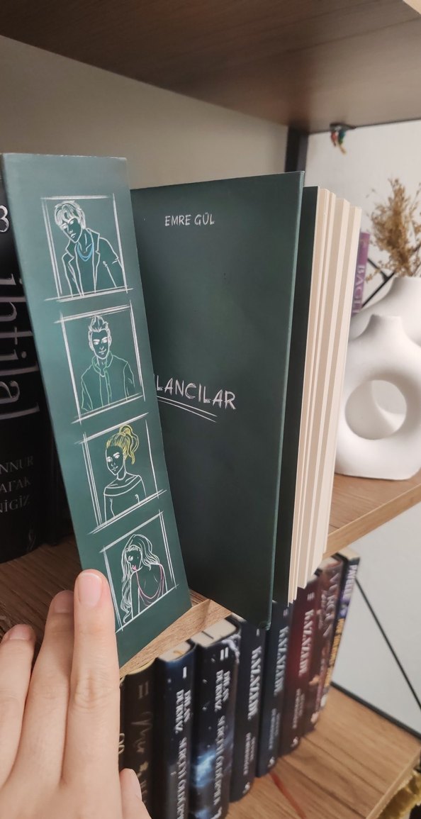 Yalancılar ve Yabancılar - Emre Gül - Görsel 2