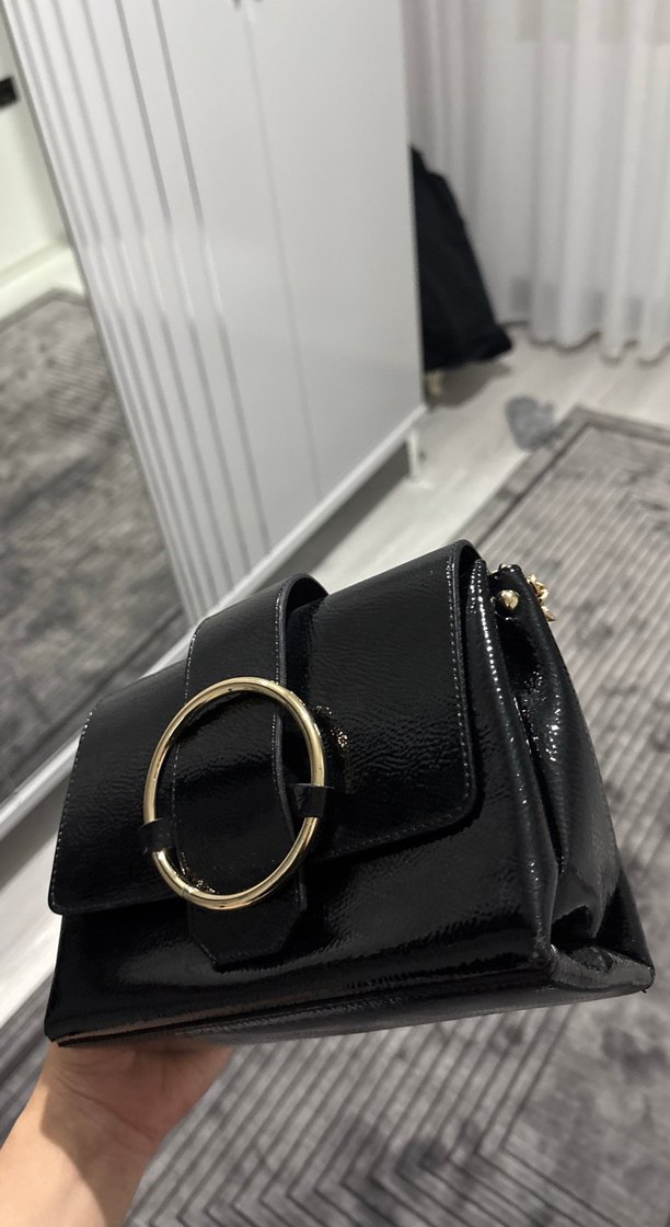 Siyah çanta - Görsel 2