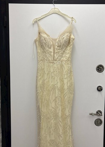 V Yaka Parlak Beyaz A Kesim abiye - Görsel 3