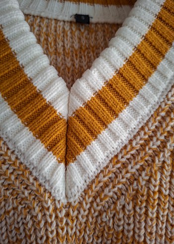 Sarı V Yakalı Örgü Kadın Süveter - Görsel 4