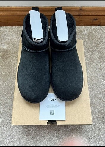 37 Beden siyah Renk UGG ULTRA MİNİ BLACK 