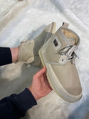 ugg bot