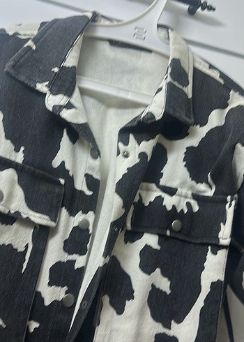 Düğmeli Zebra Desenli Kadın kot Ceket - Görsel 2