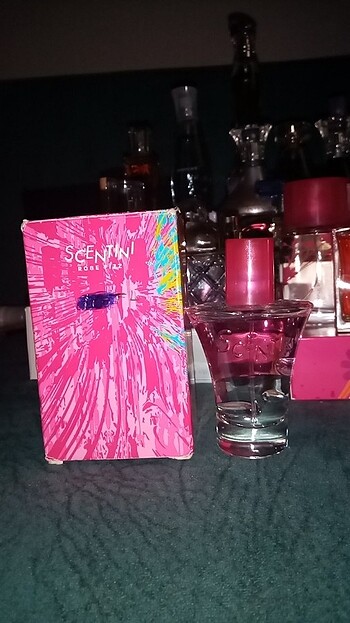 AVON SCENTINI ROSE FIZZ 30ml 