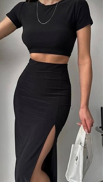 ALT ÜST YIRTMAÇLI ETEK CROP TAKIM