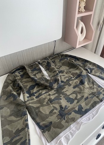 Kamuflaj Desenli Kapüşonlu Sweatshirt - Görsel 4