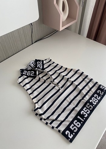 Çizgili Yarım Fermuarlı Örme Crop Top - Görsel 3