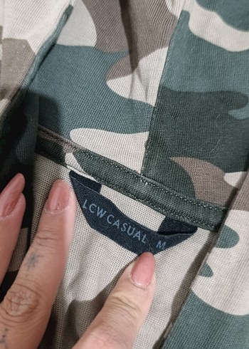 m Beden Kapüşonlu Kamuflaj Desenli Uzun Kadın Ceket
