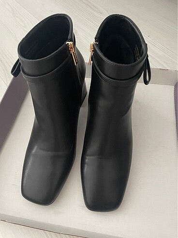 39 Beden Nine west mont