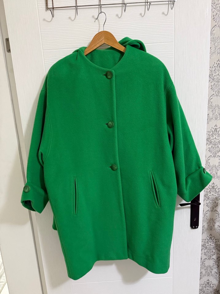 Yeşil Kadın Salaş Uzun Kaban Kendinden Atkılı İtalyan üretim - Görsel 2
