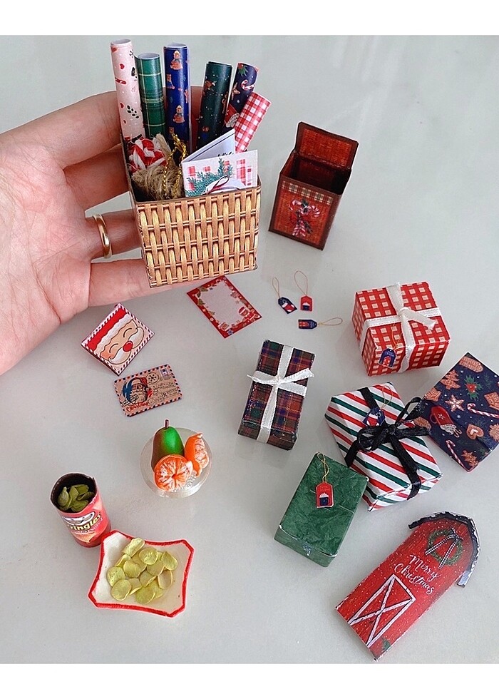 Barbie Yılbaşı minyatür oyuncak seti - Görsel 2