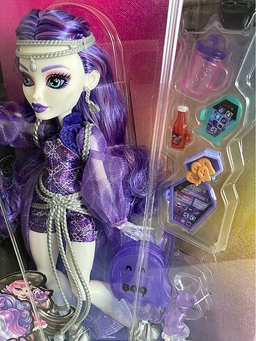  Monster High Spectra