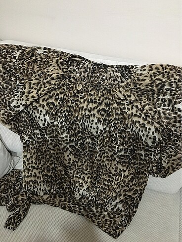 Bluz leopar yandan bağlamalı standart beden l ve m uyumludur