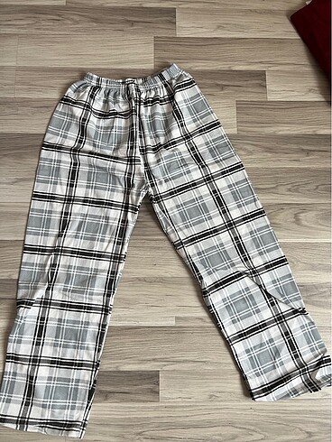 Diğer Erkek Genç Pijama Takımı !