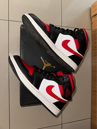 AIR JORDAN 1 MID BRED TOE