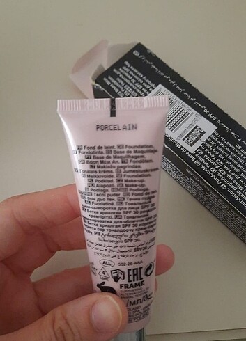Avon Serum fondöten 