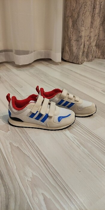 Adidas spor ayakkabı 