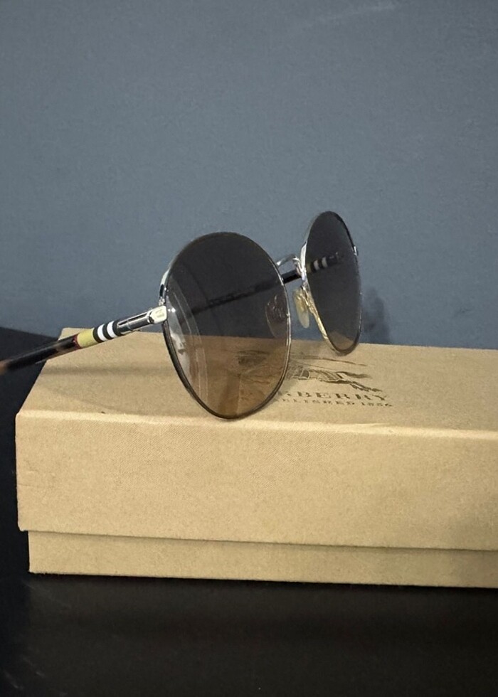 ORJİNAL BURBERY GÜNEŞ GÖZLÜĞÜ - Görsel 3
