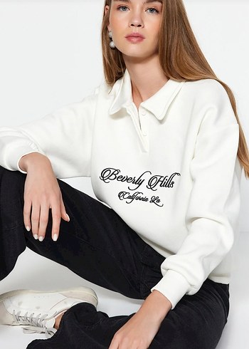 Trendyol & Milla Beyaz Kadın Uzun Kollu Yakalı Sweatshirt