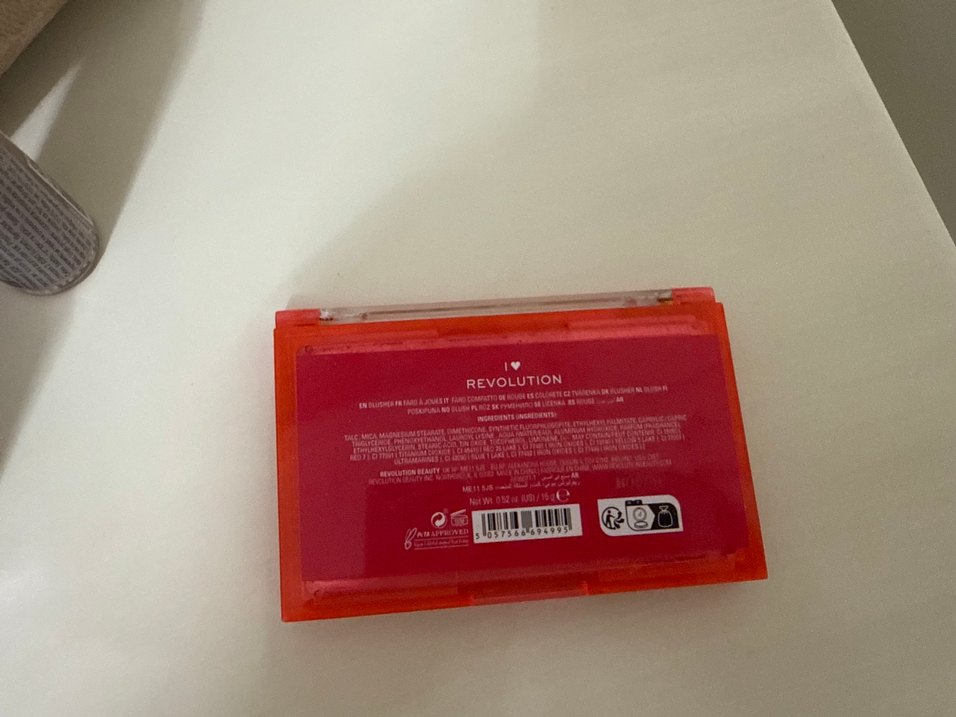 revolution cherry allık blush - Görsel 3