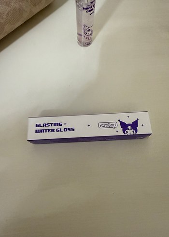 Rom&nd glasting water gloss kuromi - Görsel 2