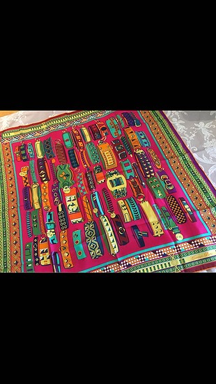 Yüzde yüz İpek twill eşarp