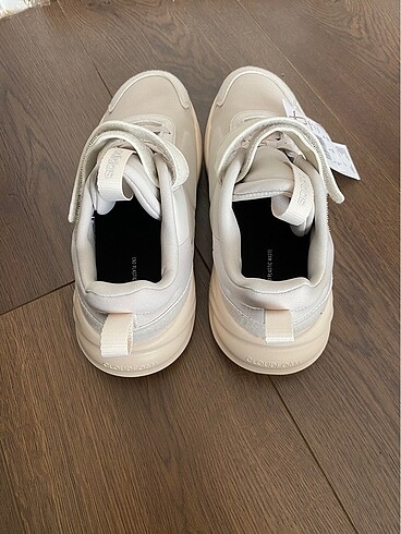 38 Beden ten rengi Renk Adidas OZELLE EL K