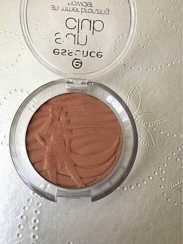  Beden ESSENCE BRONZER
