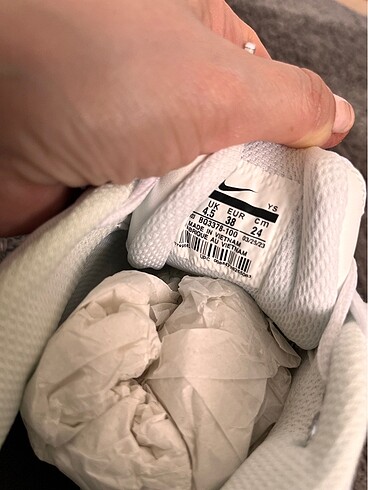 38 Beden beyaz Renk Nike tekno m2k