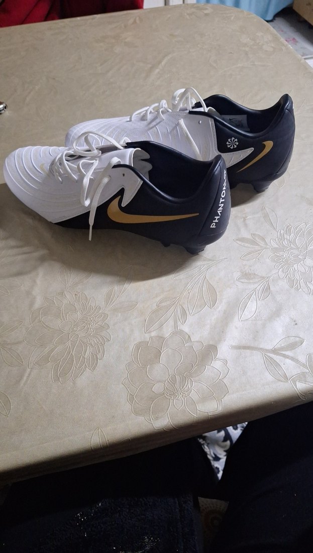 Erkek Beyaz Siyah Bağcıklı Futbol Ayakkabısı - Görsel 4