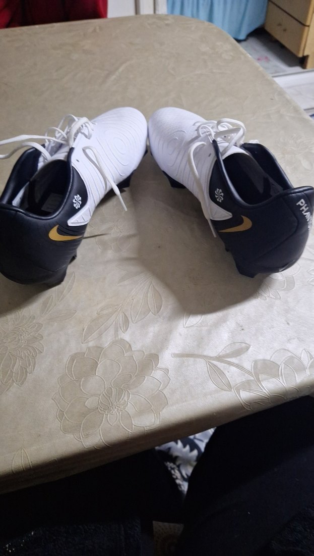 Erkek Beyaz Siyah Bağcıklı Futbol Ayakkabısı - Görsel 3