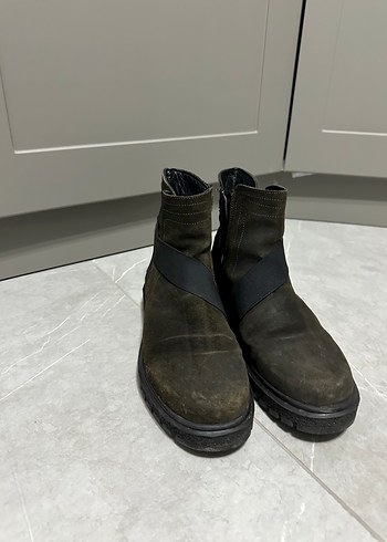 Haki rengi Süet Kadın Kemerli Dolgu Topuk Bot - Görsel 3