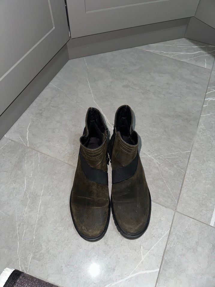 Haki rengi Süet Kadın Kemerli Dolgu Topuk Bot - Görsel 2