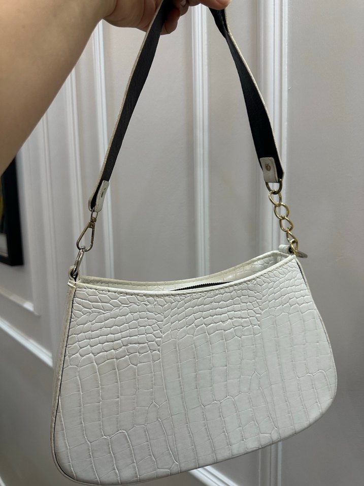 Beyaz Deri Yılan Desenli Kadın Çanta yanında cüzdan hediyeli - Görsel 4