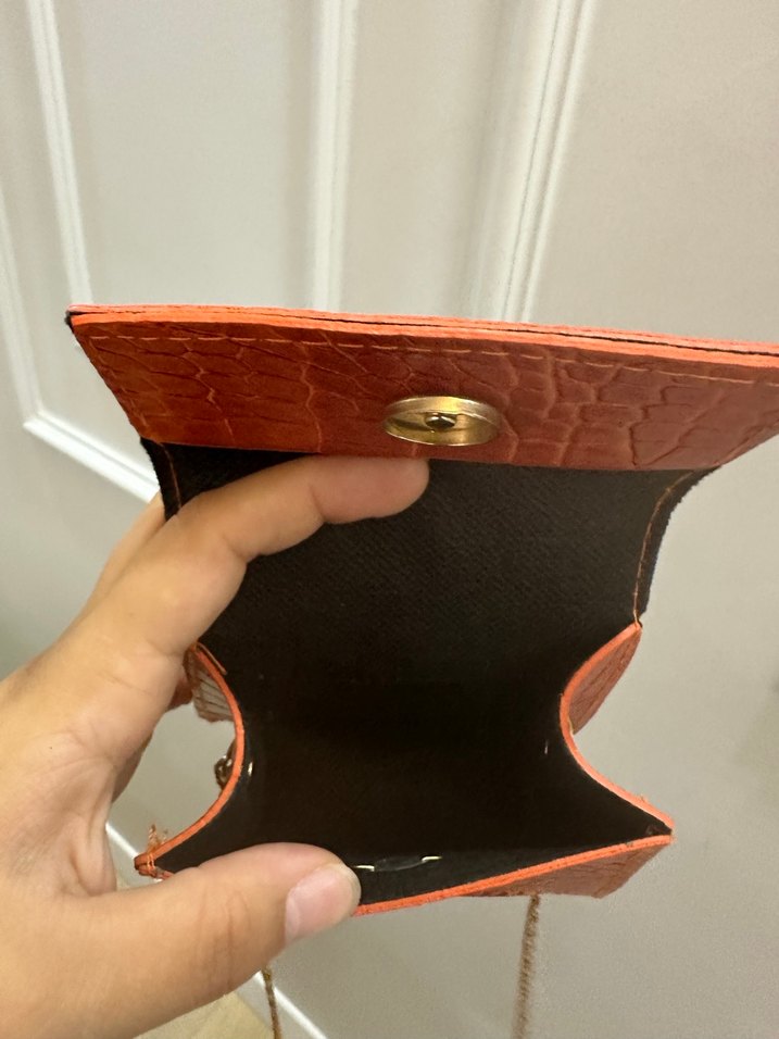 Parlak Yılan Desenli Kadın Deri Çanta - Görsel 4