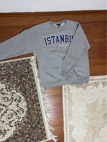 Sweatshirt