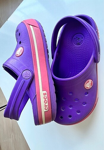 Crocs 27