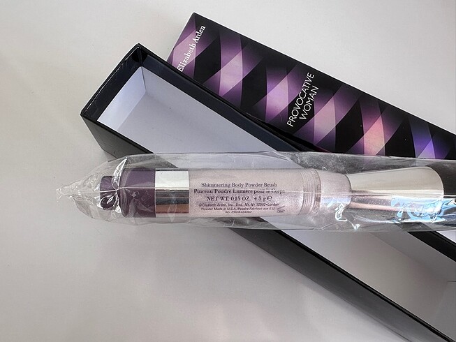 Elizabeth Arden Provocative Woman Işıltılı Vücut Pudra Fırçası