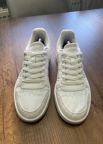 Adidas Beyaz Bağcıklı Kadın Spor Ayakkabı