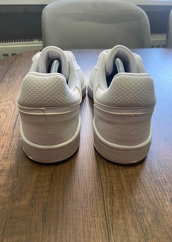 39,5 Beden Adidas Beyaz Bağcıklı Kadın Spor Ayakkabı