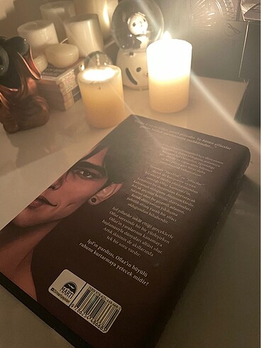  Kimse Gerçek Değil-Zeynep Sey