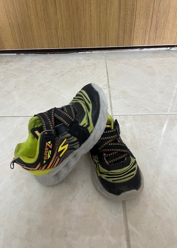 26 Beden Skechers ışıklı Erkek Çocuk Spor Ayakkabısı