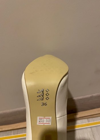 Beyaz Minimalist Stiletto Topuklu Kadın Ayakkabı - Görsel 3