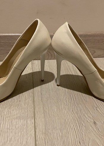 Beyaz Minimalist Stiletto Topuklu Kadın Ayakkabı - Görsel 2