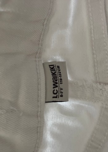 Düğmeli Beyaz Kız Şortu - Görsel 3