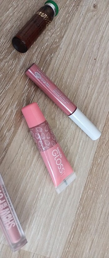 Maybelline ruj rimel gloss saç yağı 